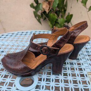 Vintage Born Shoes Brown Leather Pump